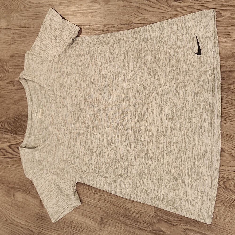 Women's Nike Dri-Fit Top Gray Size Medium